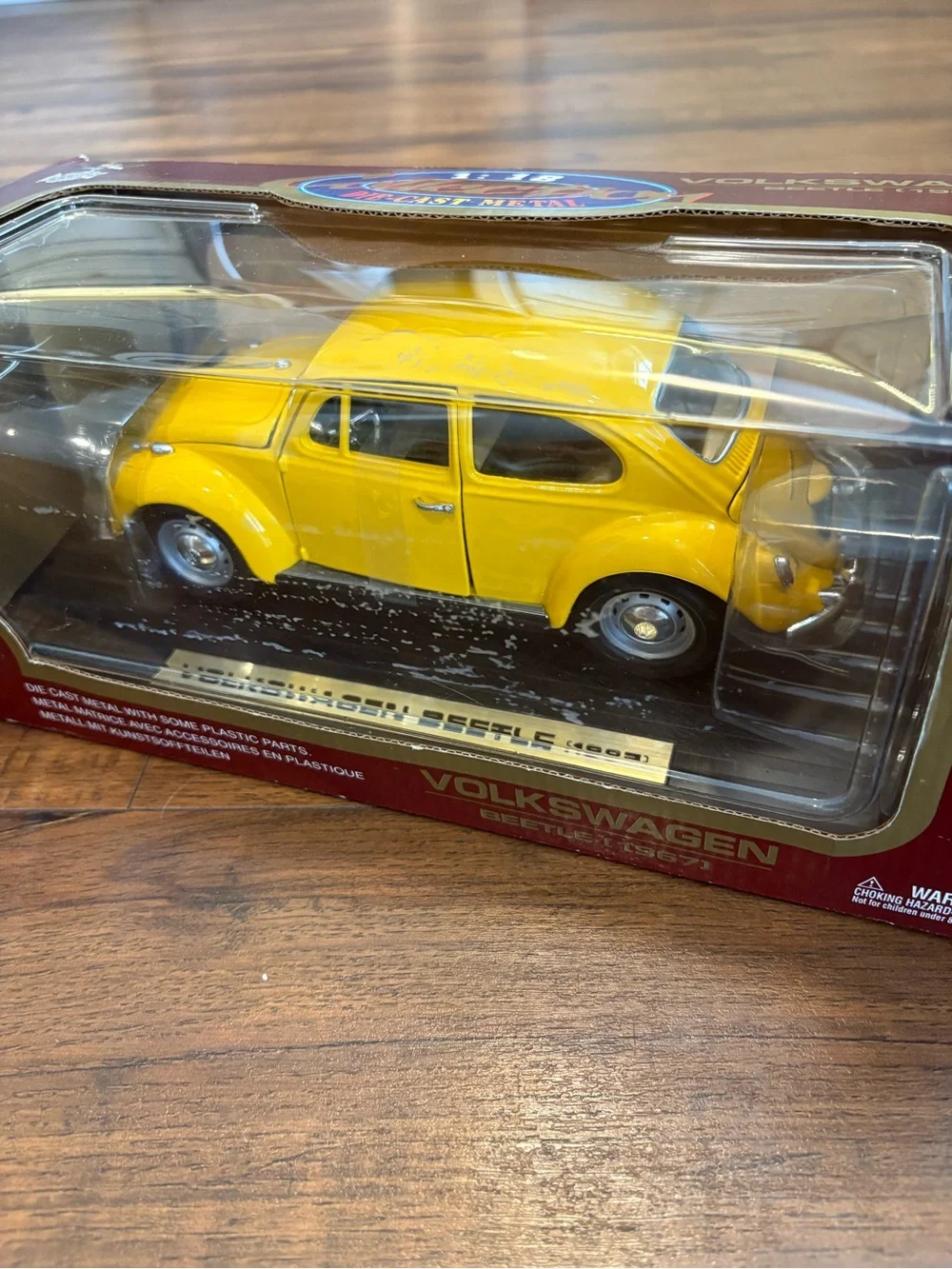 Road Legends 1967 Volkswagen Beetle Yellow 1:18 Diecast Model Car Yat Ming NIB